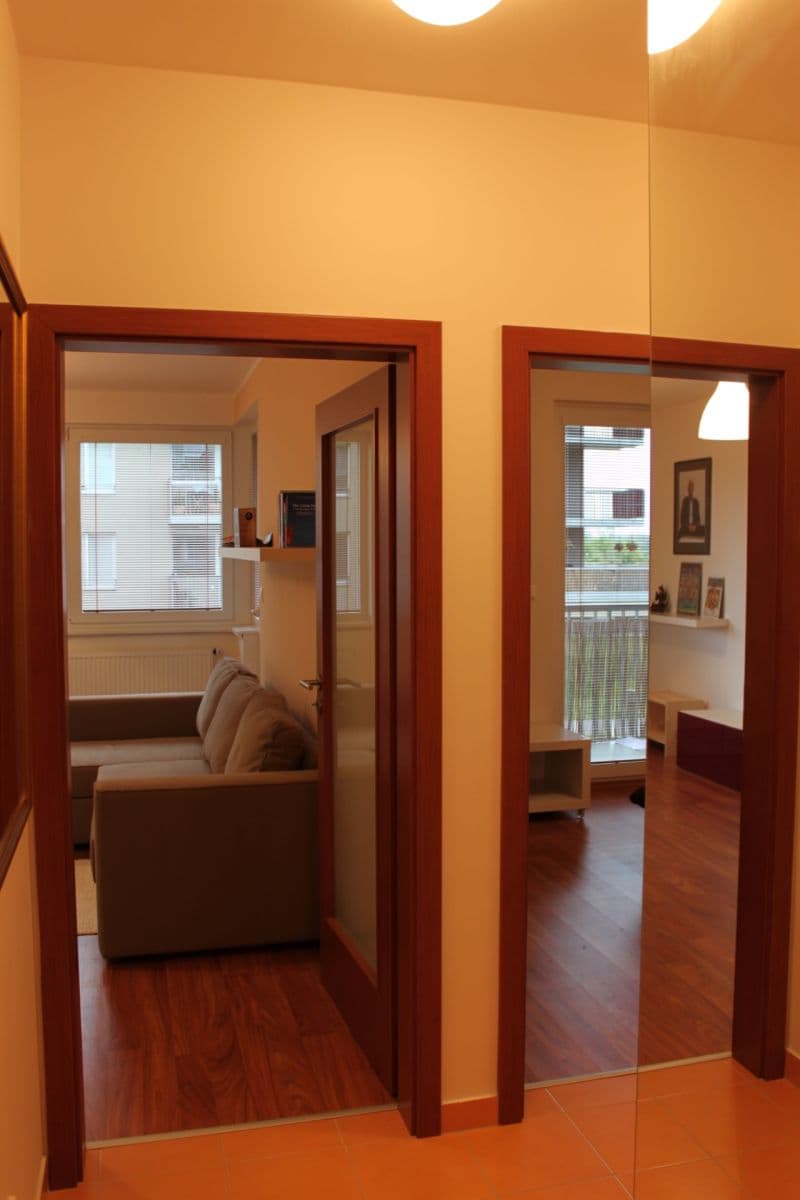 Prenájom bytu 2-izbový 49 m², Babická, Praha, Praha Prenájom bytu 2-izbový 49 m², Babická, Praha, Praha