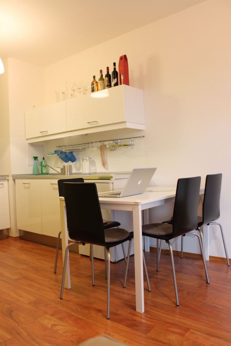 Prenájom bytu 2-izbový 49 m², Babická, Praha, Praha Prenájom bytu 2-izbový 49 m², Babická, Praha, Praha