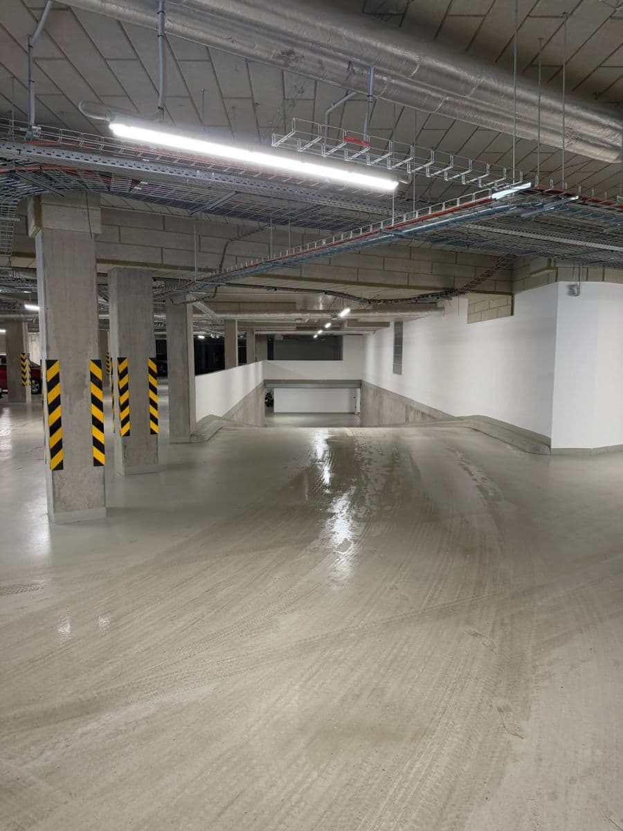 Prenájom garáže 14 m², třída Generála Píky, Brno, Jihomoravský kraj Prenájom garáže 14 m², třída Generála Píky, Brno, Jihomoravský kraj