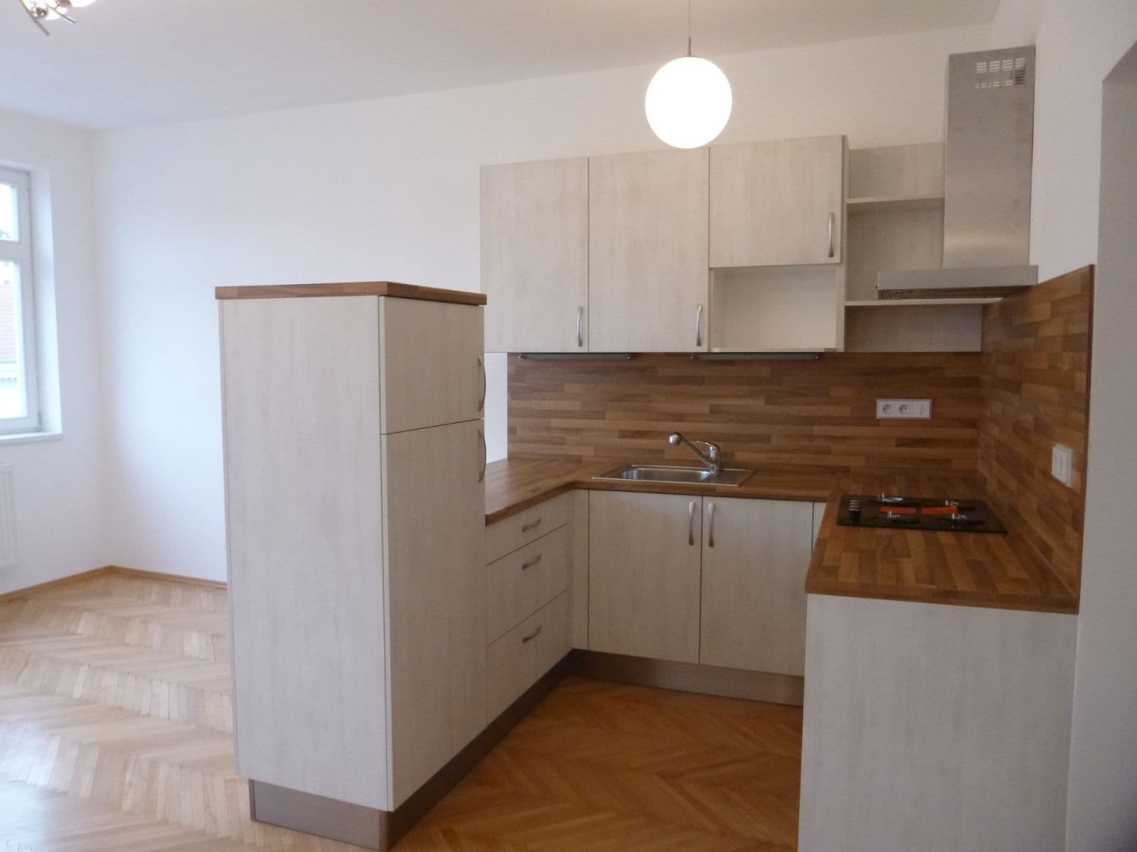 Prenájom bytu 2-izbový 60 m², Bělohorská, Praha, Praha Prenájom bytu 2-izbový 60 m², Bělohorská, Praha, Praha