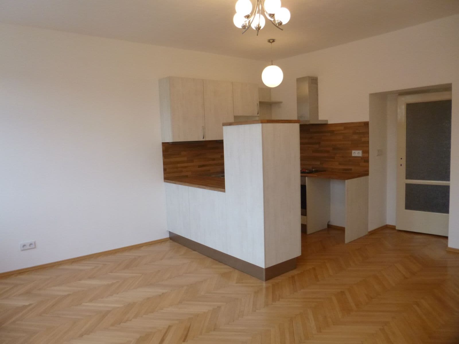Prenájom bytu 2-izbový 60 m², Bělohorská, Praha, Praha Prenájom bytu 2-izbový 60 m², Bělohorská, Praha, Praha