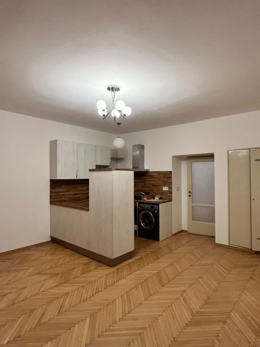 Prenájom bytu 2-izbový 60 m², Bělohorská, Praha, Praha Prenájom bytu 2-izbový 60 m², Bělohorská, Praha, Praha