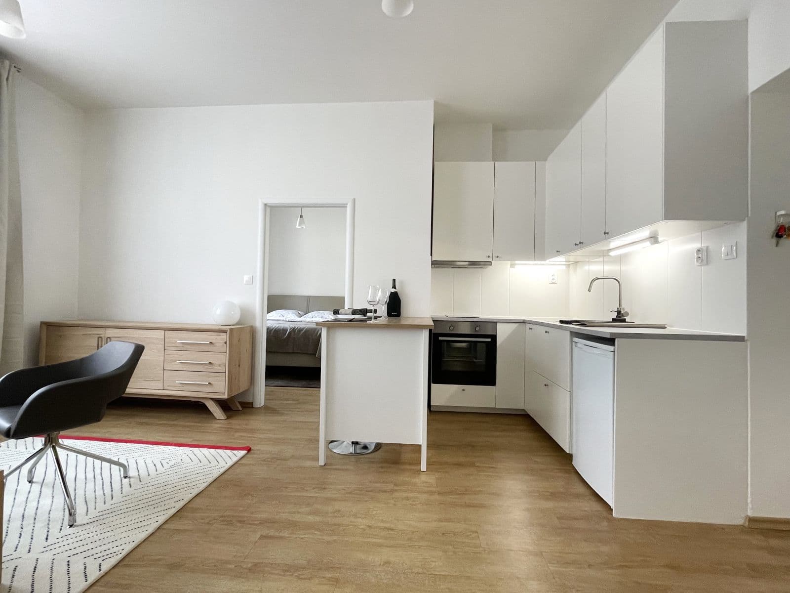 Prenájom bytu 43 m², Sarajevská, Praha, Praha Prenájom bytu 43 m², Sarajevská, Praha, Praha