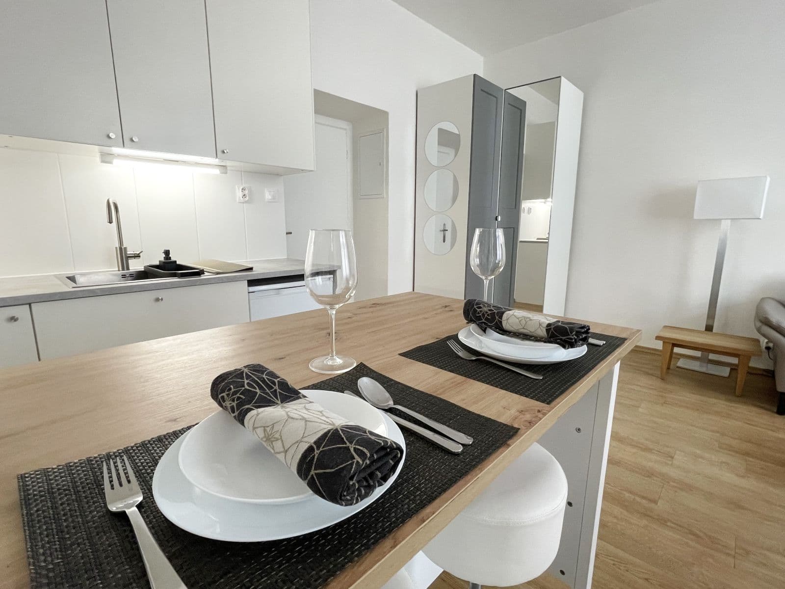 Prenájom bytu 43 m², Sarajevská, Praha, Praha Prenájom bytu 43 m², Sarajevská, Praha, Praha