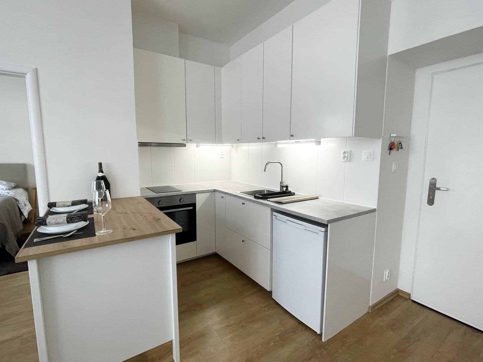 Prenájom bytu 43 m², Sarajevská, Praha, Praha Prenájom bytu 43 m², Sarajevská, Praha, Praha