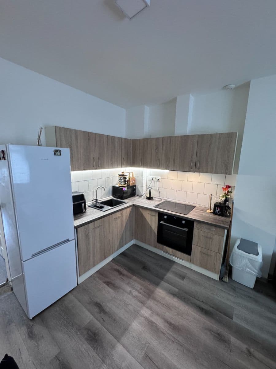 Prenájom bytu 2-izbový 40 m², V Pastvinách, Liberec, Liberecký kraj Prenájom bytu 2-izbový 40 m², V Pastvinách, Liberec, Liberecký kraj