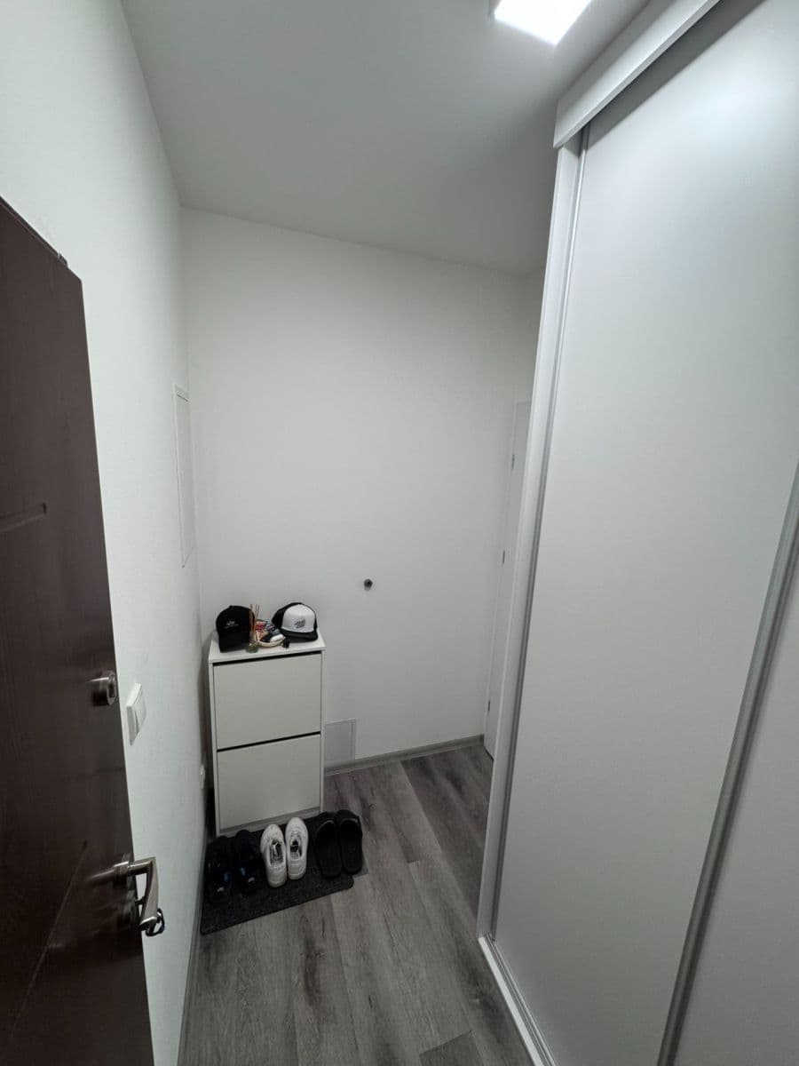 Prenájom bytu 2-izbový 40 m², V Pastvinách, Liberec, Liberecký kraj Prenájom bytu 2-izbový 40 m², V Pastvinách, Liberec, Liberecký kraj