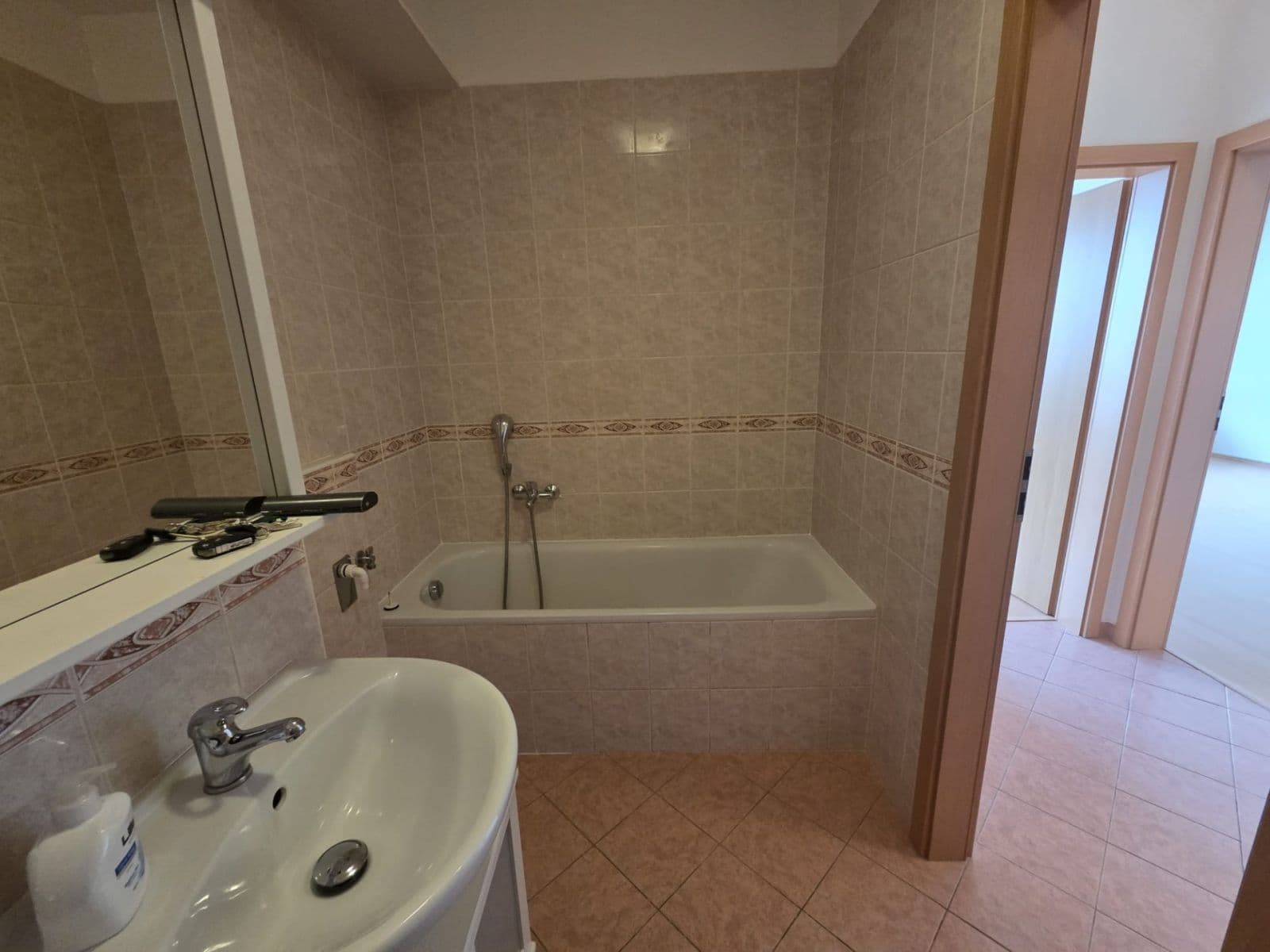 Prenájom bytu 2-izbový 45 m², Werichova, Praha, Praha Prenájom bytu 2-izbový 45 m², Werichova, Praha, Praha