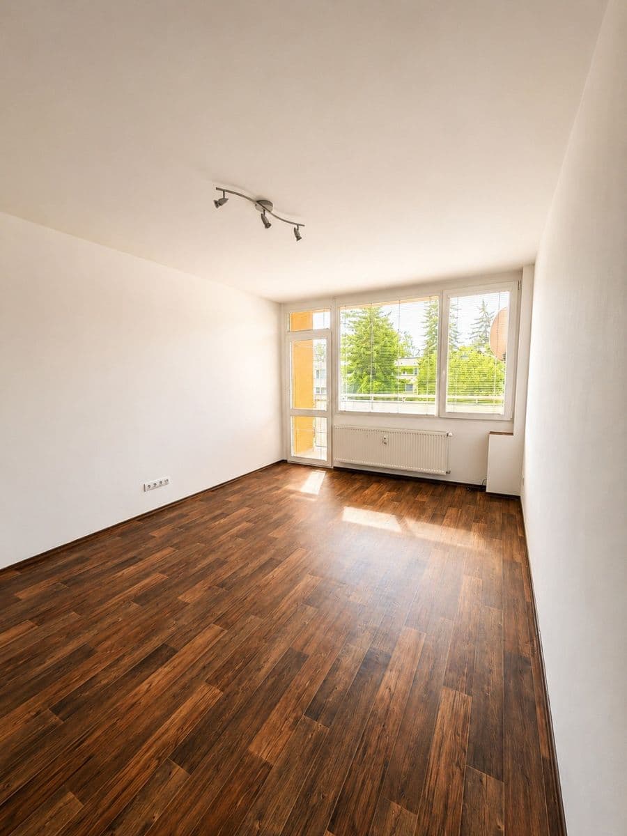 Prenájom bytu 3-izbový 70 m², Zvonařova, Lovosice, Ústecký kraj Prenájom bytu 3-izbový 70 m², Zvonařova, Lovosice, Ústecký kraj