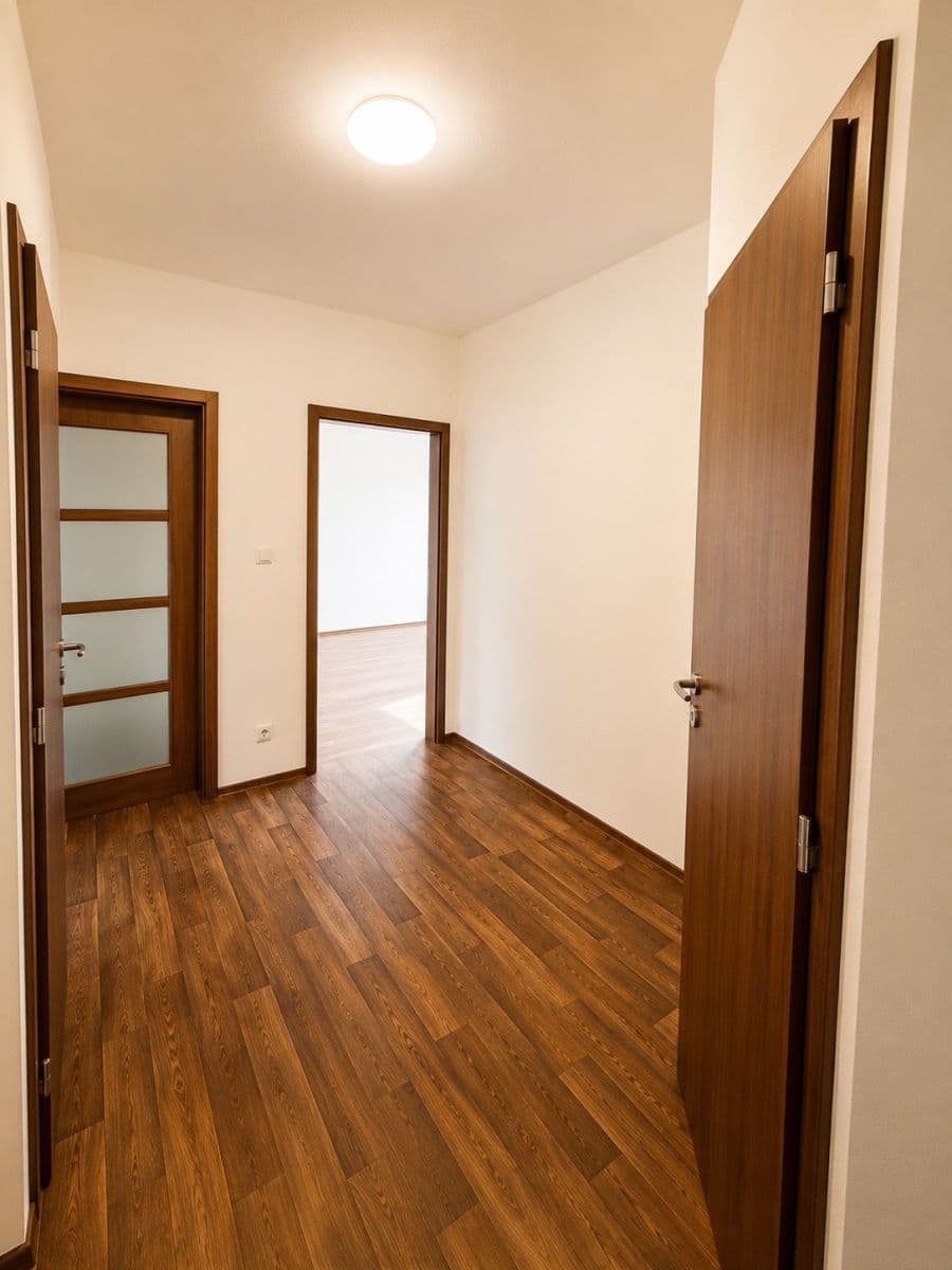 Prenájom bytu 3-izbový 70 m², Zvonařova, Lovosice, Ústecký kraj Prenájom bytu 3-izbový 70 m², Zvonařova, Lovosice, Ústecký kraj