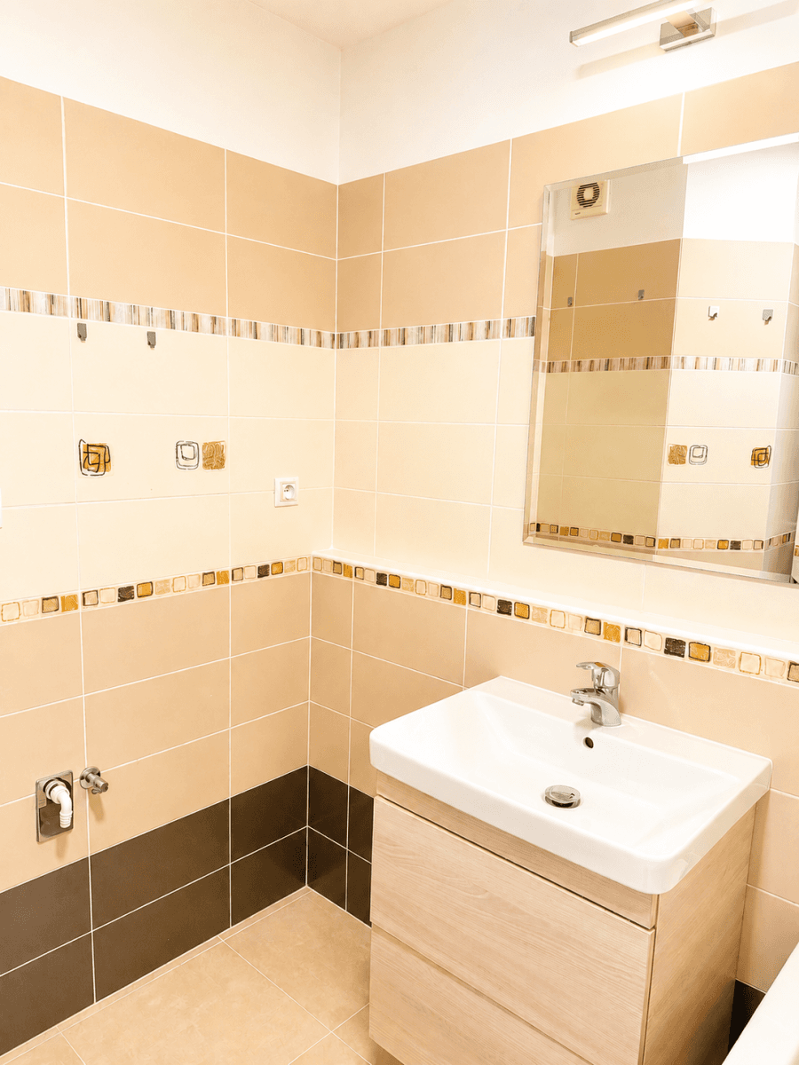 Prenájom bytu 3-izbový 70 m², Zvonařova, Lovosice, Ústecký kraj Prenájom bytu 3-izbový 70 m², Zvonařova, Lovosice, Ústecký kraj