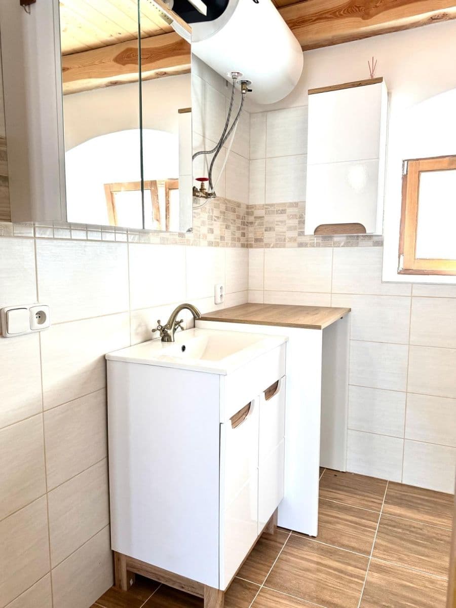 Prenájom bytu 1-izbový 34 m², náměstí Míru, Heřmanův Městec, Pardubický kraj Prenájom bytu 1-izbový 34 m², náměstí Míru, Heřmanův Městec, Pardubický kraj