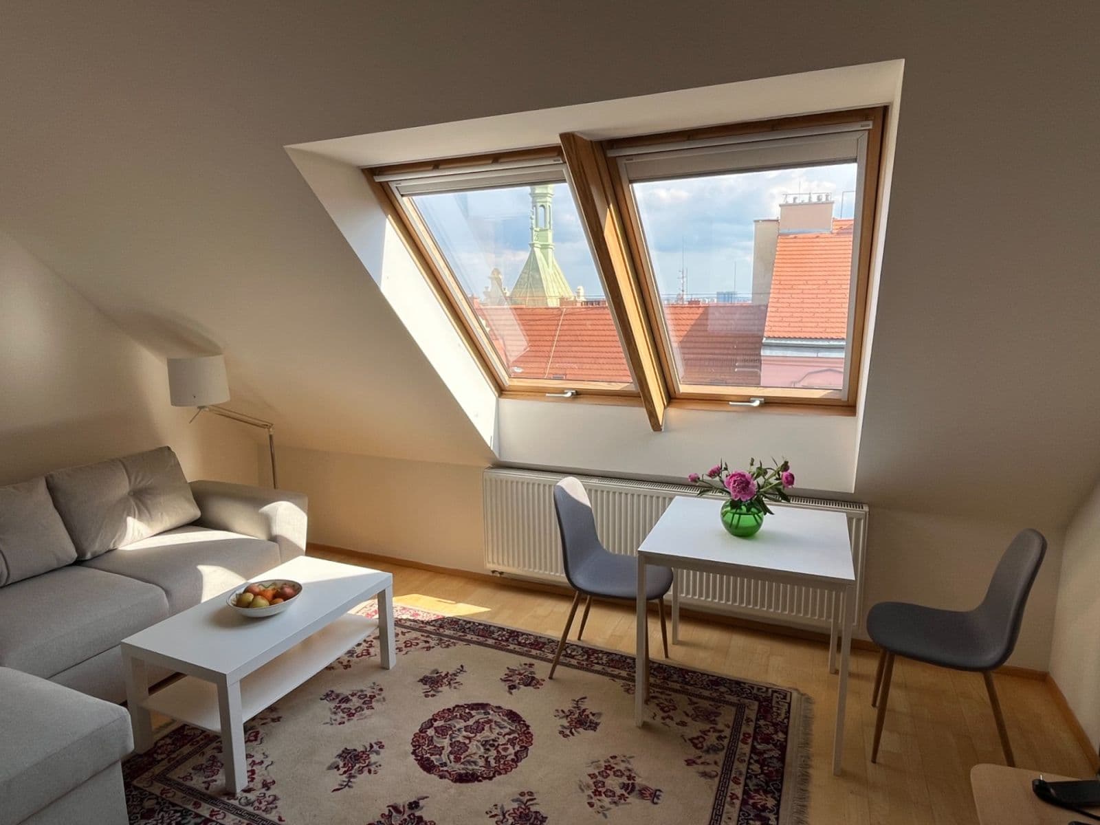 Prenájom bytu 2-izbový 54 m², Lužická, Praha, Praha Prenájom bytu 2-izbový 54 m², Lužická, Praha, Praha