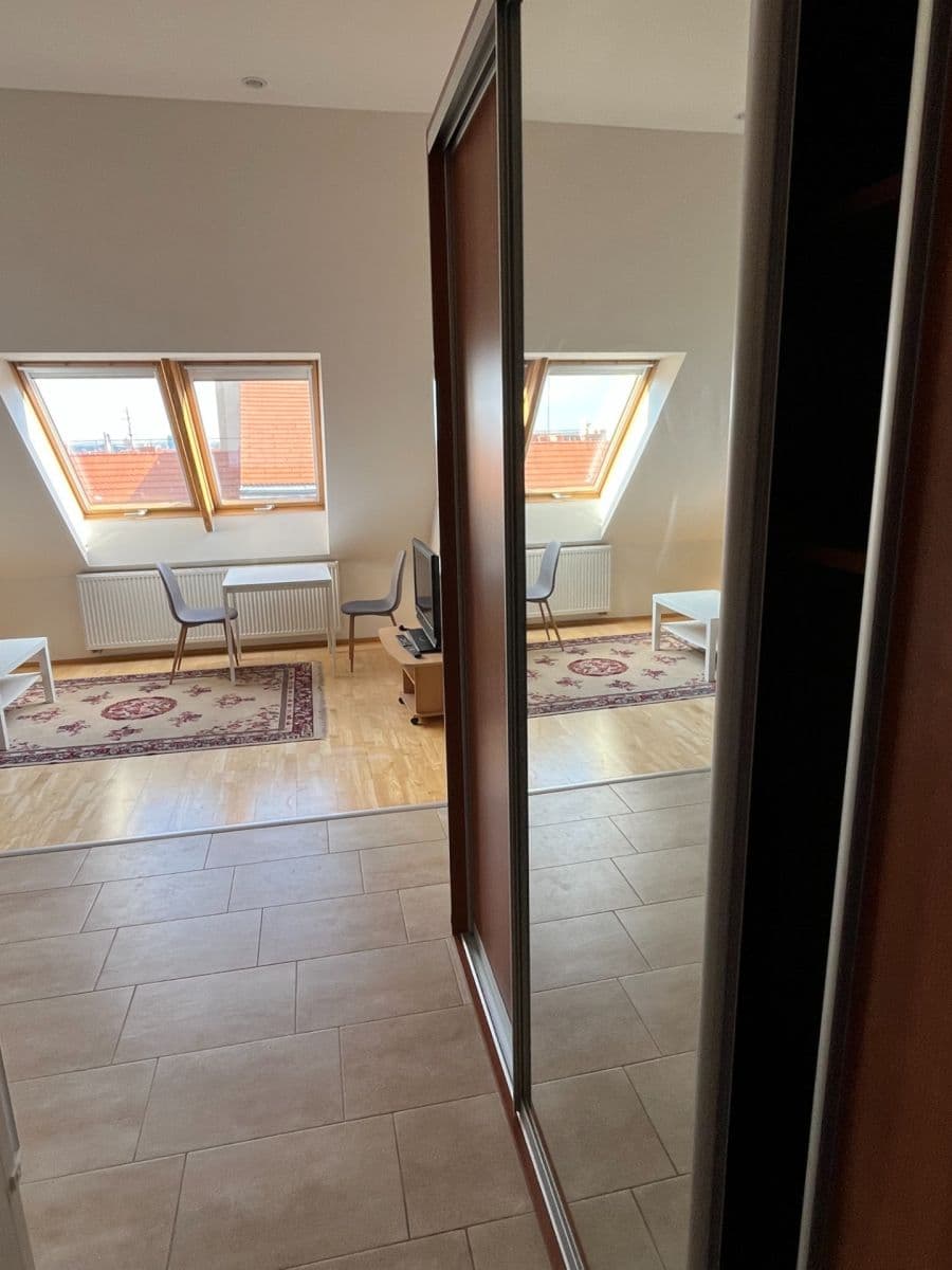 Prenájom bytu 2-izbový 54 m², Lužická, Praha, Praha Prenájom bytu 2-izbový 54 m², Lužická, Praha, Praha