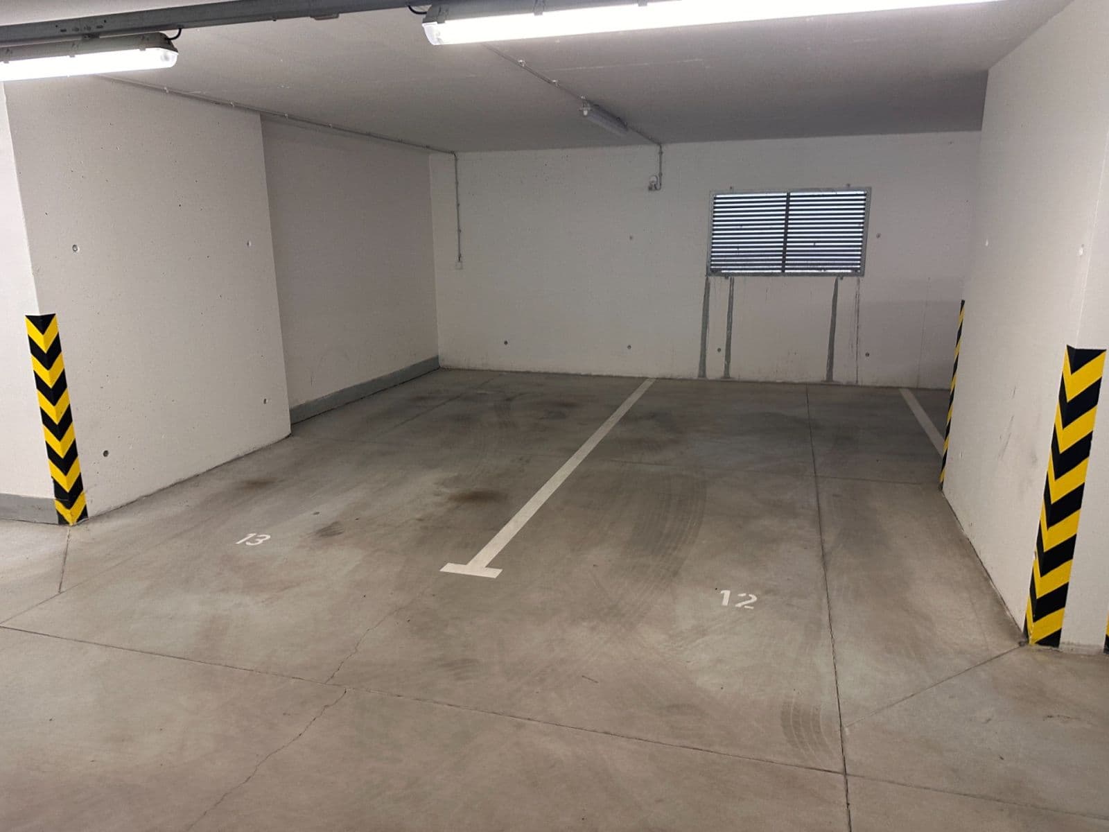 Prenájom garáže 12 m², Chudčická, Brno, Jihomoravský kraj Prenájom garáže 12 m², Chudčická, Brno, Jihomoravský kraj