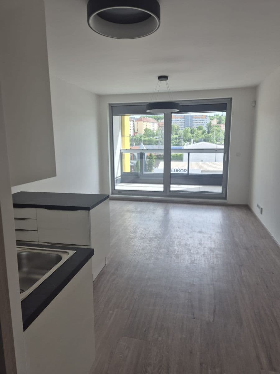Prenájom bytu 1-izbový 32 m², Kurta Konráda, Praha, Praha Prenájom bytu 1-izbový 32 m², Kurta Konráda, Praha, Praha