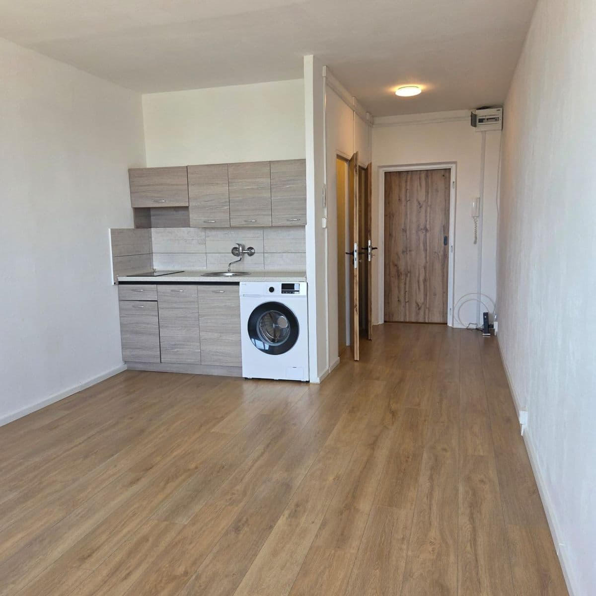 Prenájom bytu 1-izbový 28 m², Jabloňová, Praha, Praha Prenájom bytu 1-izbový 28 m², Jabloňová, Praha, Praha