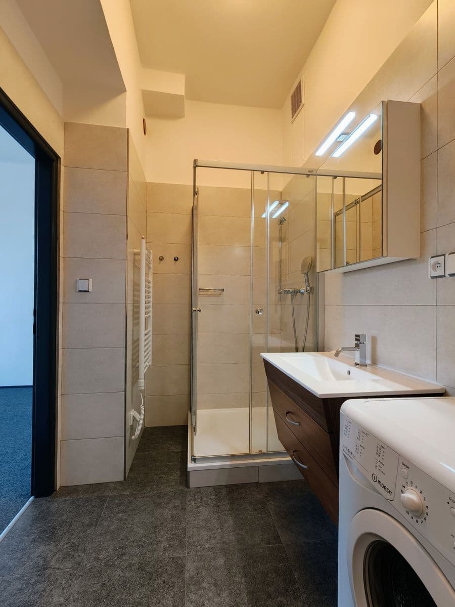 Prenájom bytu 2-izbový 57 m², U První baterie, Praha, Praha Prenájom bytu 2-izbový 57 m², U První baterie, Praha, Praha