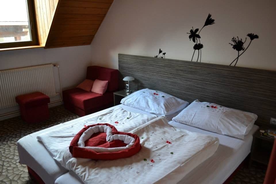 Prenájom nebytového priestoru 800 m², Křtiny, Jihomoravský kraj Prenájom nebytového priestoru 800 m², Křtiny, Jihomoravský kraj