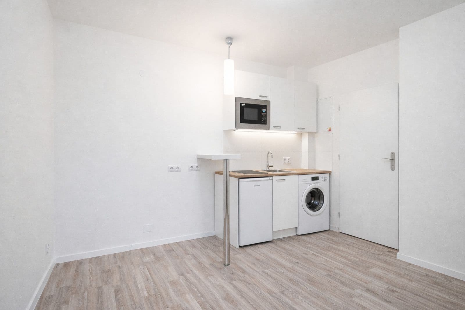 Prenájom bytu 1-izbový 16 m², Zbuzanská, Praha, Praha Prenájom bytu 1-izbový 16 m², Zbuzanská, Praha, Praha