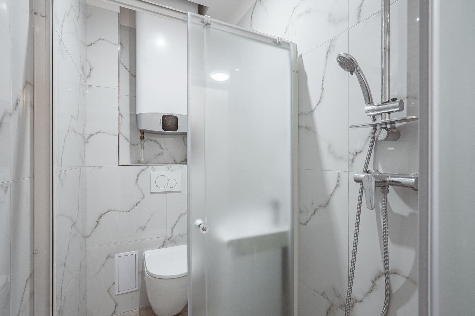 Prenájom bytu 1-izbový 16 m², Zbuzanská, Praha, Praha Prenájom bytu 1-izbový 16 m², Zbuzanská, Praha, Praha