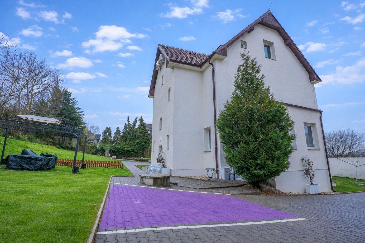 Prenájom bytu 1-izbový 16 m², Zbuzanská, Praha, Praha Prenájom bytu 1-izbový 16 m², Zbuzanská, Praha, Praha
