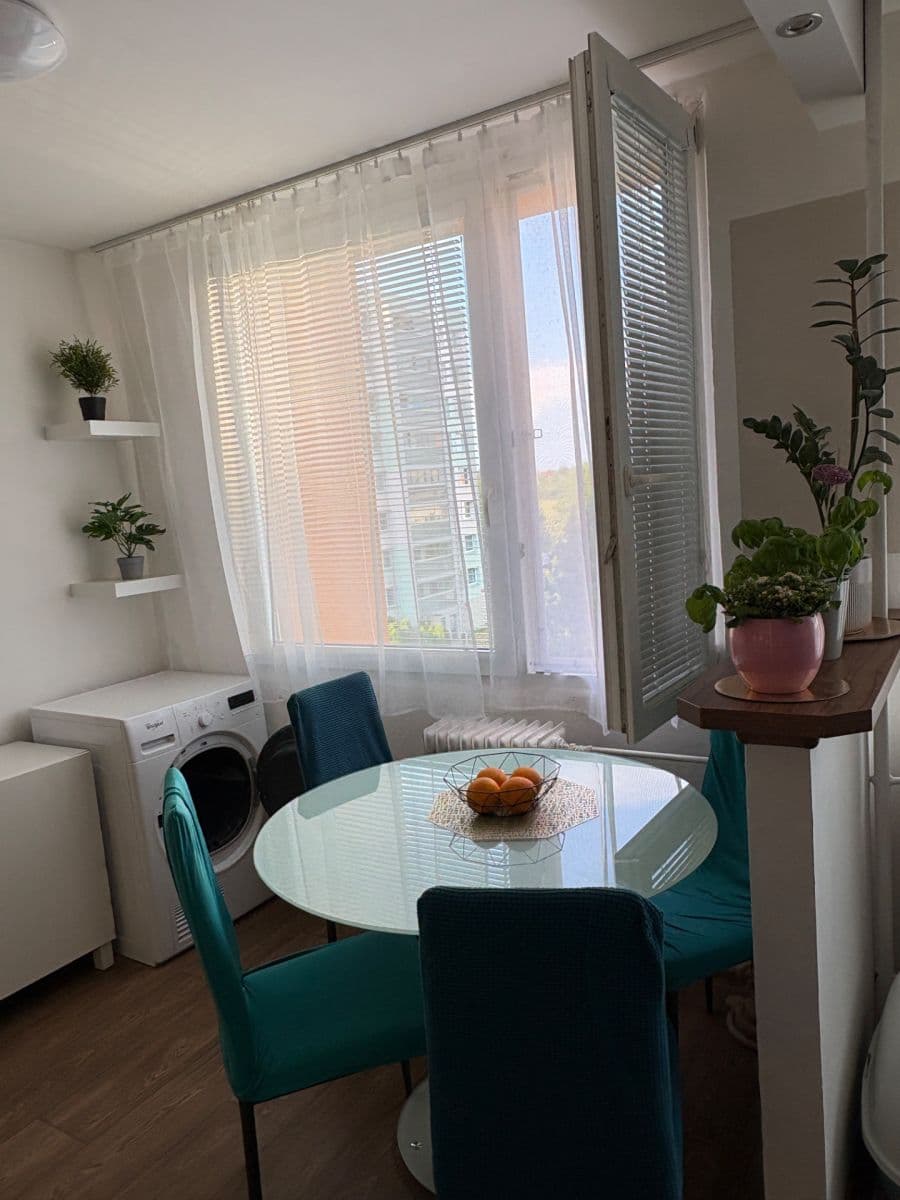 Prenájom bytu 3-izbový 67 m², Studentů, Kutná Hora, Středočeský kraj Prenájom bytu 3-izbový 67 m², Studentů, Kutná Hora, Středočeský kraj