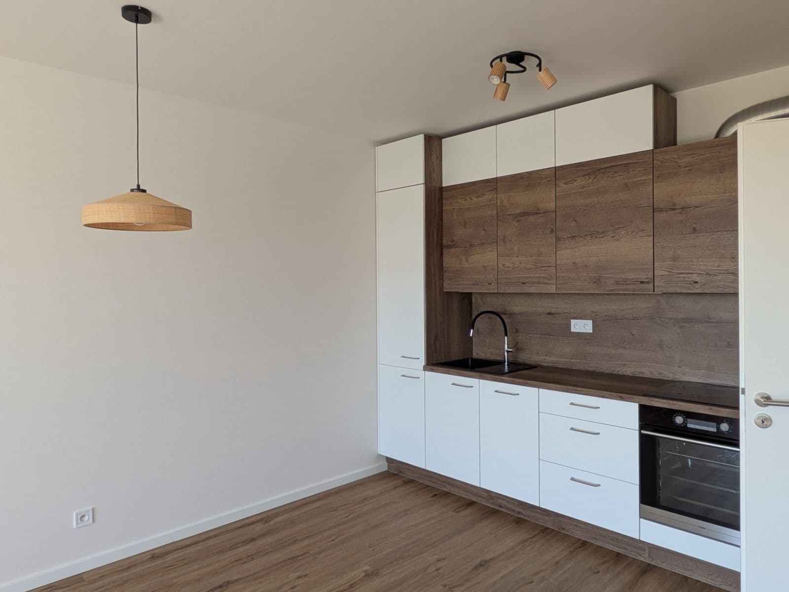 Prenájom bytu 2-izbový 50 m², Ke křížku, Kladno, Středočeský kraj Prenájom bytu 2-izbový 50 m², Ke křížku, Kladno, Středočeský kraj