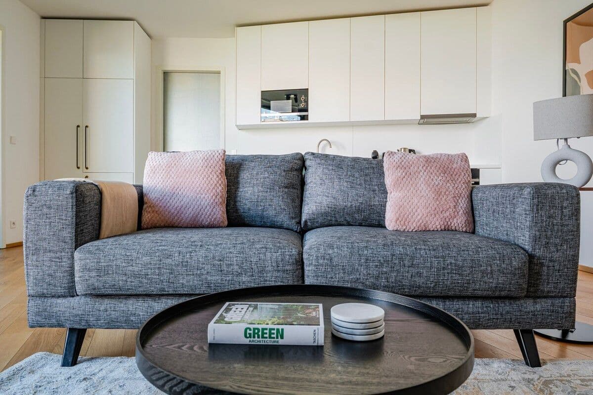 Prenájom bytu 56 m², Komunardů, Praha, Praha Prenájom bytu 56 m², Komunardů, Praha, Praha
