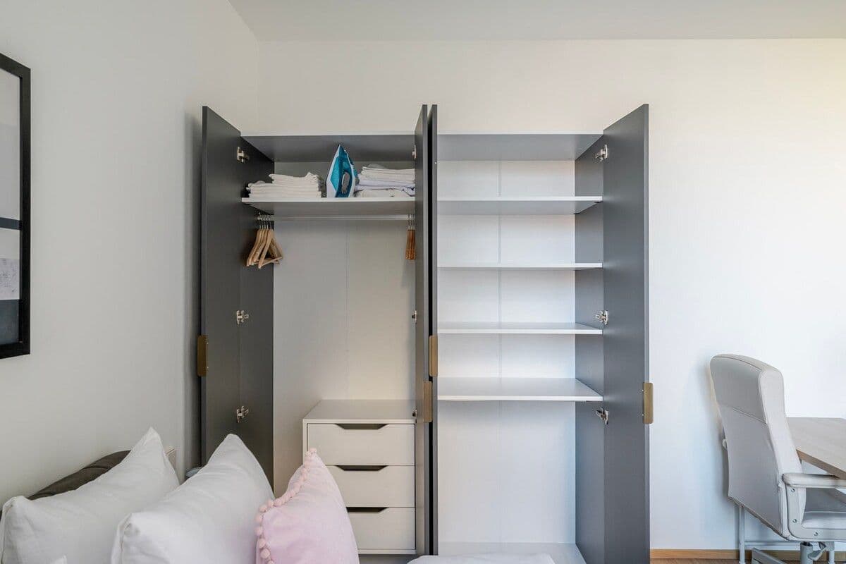 Prenájom bytu 56 m², Komunardů, Praha, Praha Prenájom bytu 56 m², Komunardů, Praha, Praha