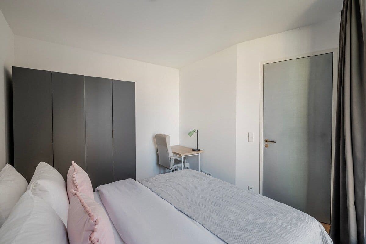 Prenájom bytu 56 m², Komunardů, Praha, Praha Prenájom bytu 56 m², Komunardů, Praha, Praha