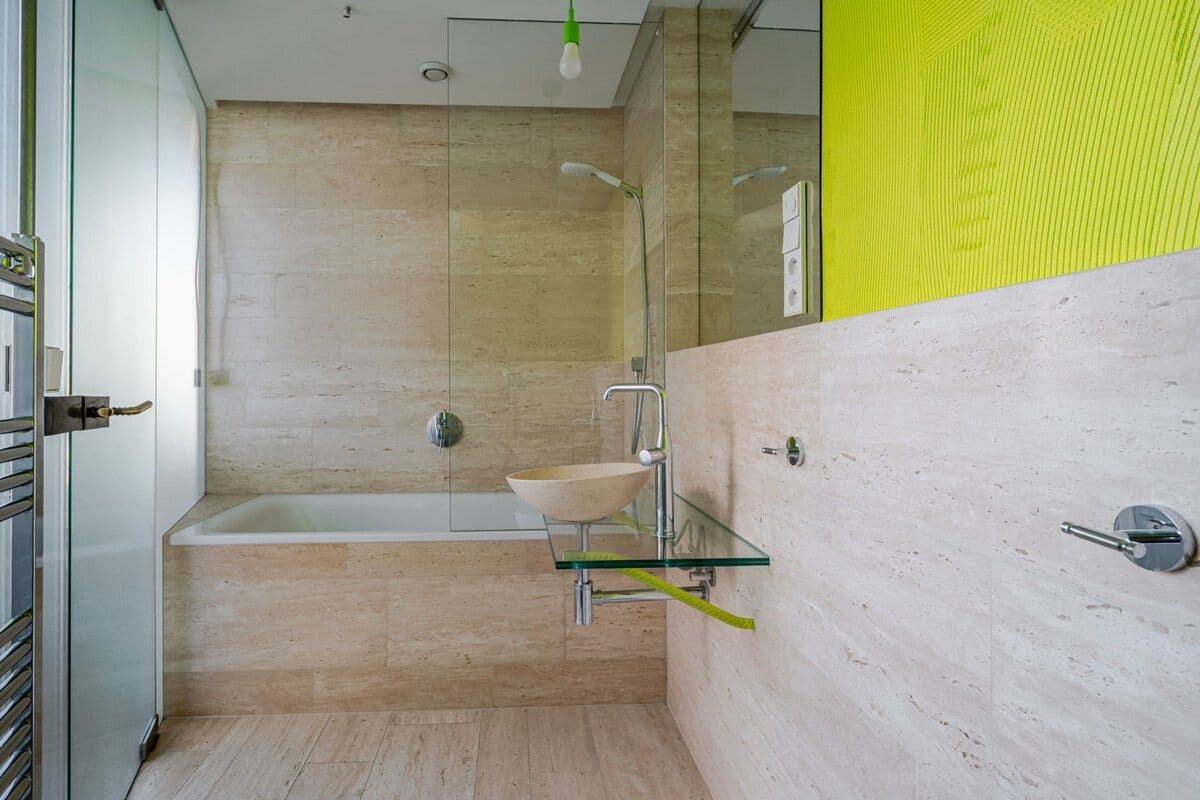 Prenájom bytu 56 m², Komunardů, Praha, Praha Prenájom bytu 56 m², Komunardů, Praha, Praha