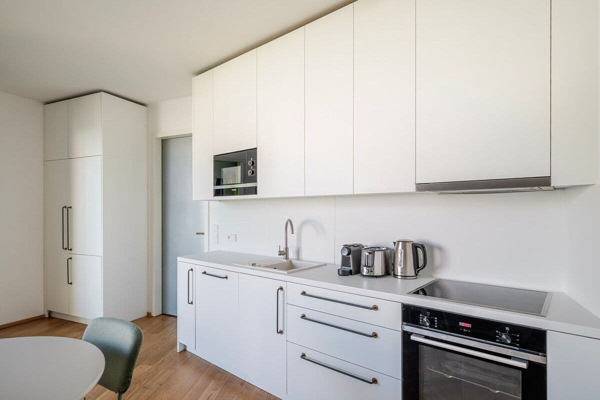 Prenájom bytu 56 m², Komunardů, Praha, Praha Prenájom bytu 56 m², Komunardů, Praha, Praha