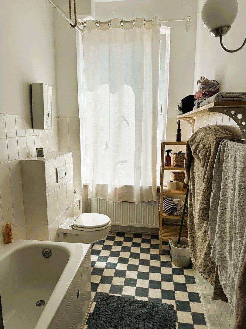 Prenájom bytu 3-izbový 88 m², Dammstr. 9, Lüneburg, Dolné Sasko Prenájom bytu 3-izbový 88 m², Dammstr. 9, Lüneburg, Dolné Sasko