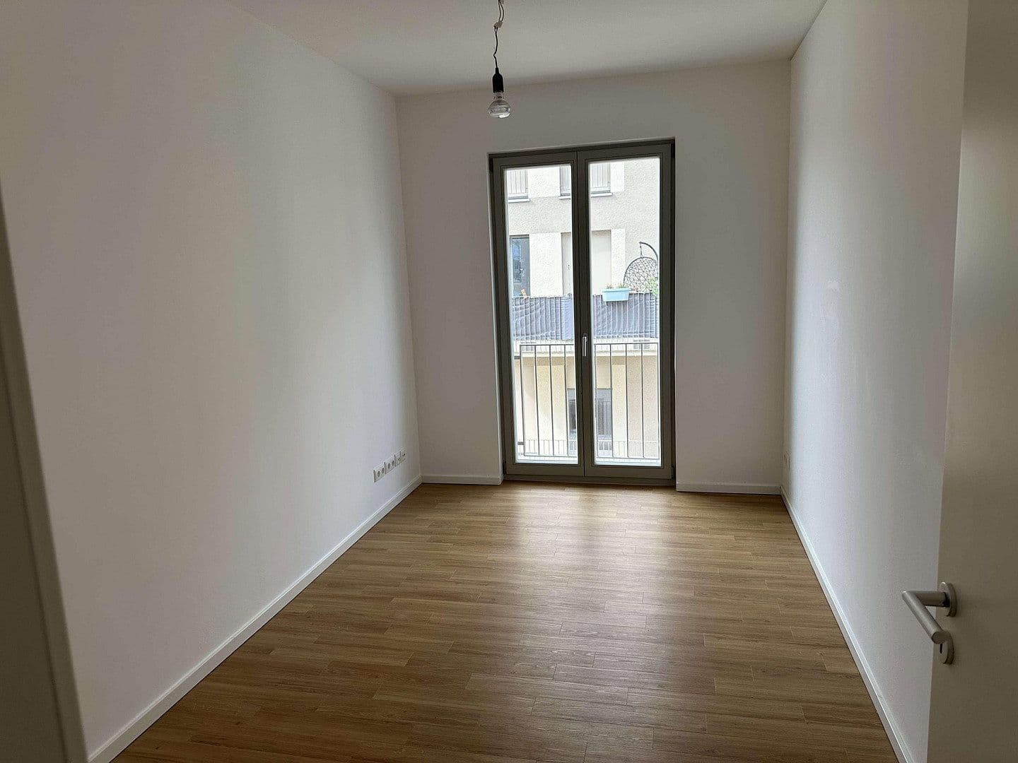 Prenájom bytu 4-izbový 95 m², Wendenschloßstraße 252, Berlin, Berlín Prenájom bytu 4-izbový 95 m², Wendenschloßstraße 252, Berlin, Berlín