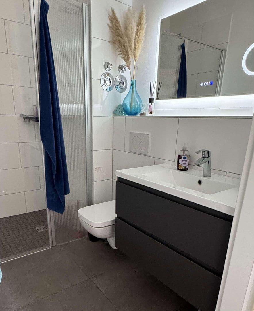 Prenájom bytu 4-izbový 95 m², Wendenschloßstraße 252, Berlin, Berlín Prenájom bytu 4-izbový 95 m², Wendenschloßstraße 252, Berlin, Berlín