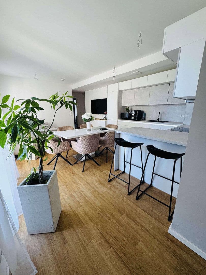 Prenájom bytu 4-izbový 95 m², Wendenschloßstraße 252, Berlin, Berlín Prenájom bytu 4-izbový 95 m², Wendenschloßstraße 252, Berlin, Berlín