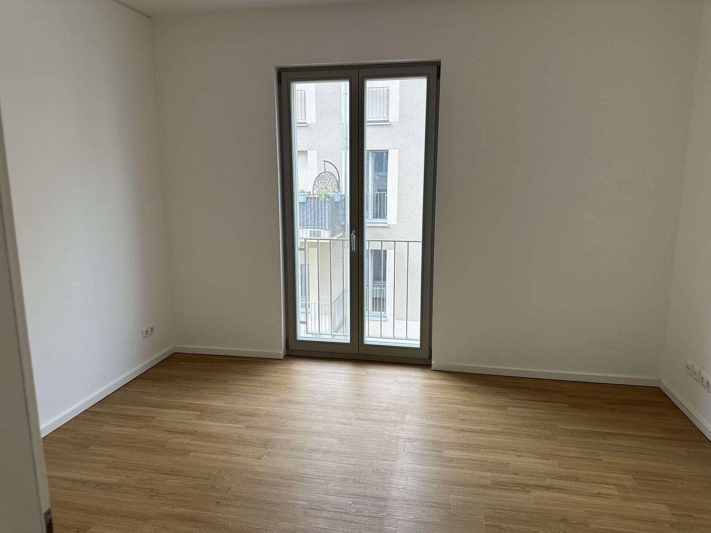 Prenájom bytu 4-izbový 95 m², Wendenschloßstraße 252, Berlin, Berlín Prenájom bytu 4-izbový 95 m², Wendenschloßstraße 252, Berlin, Berlín