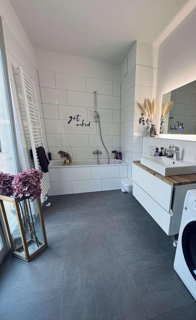 Prenájom bytu 4-izbový 95 m², Wendenschloßstraße 252, Berlin, Berlín Prenájom bytu 4-izbový 95 m², Wendenschloßstraße 252, Berlin, Berlín
