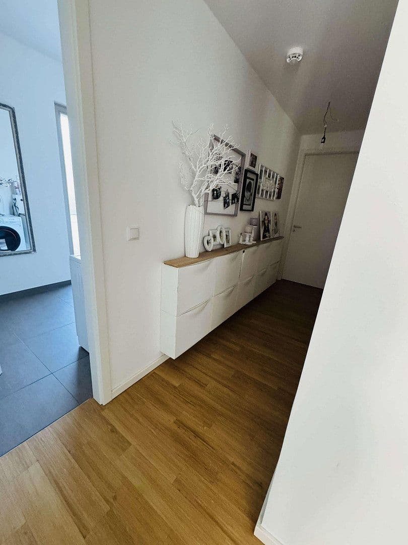 Prenájom bytu 4-izbový 95 m², Wendenschloßstraße 252, Berlin, Berlín Prenájom bytu 4-izbový 95 m², Wendenschloßstraße 252, Berlin, Berlín