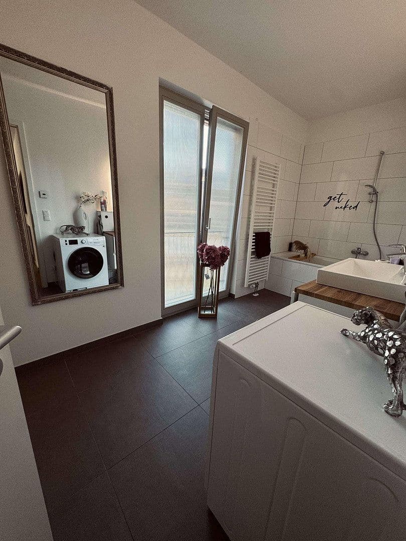 Prenájom bytu 4-izbový 95 m², Wendenschloßstraße 252, Berlin, Berlín Prenájom bytu 4-izbový 95 m², Wendenschloßstraße 252, Berlin, Berlín