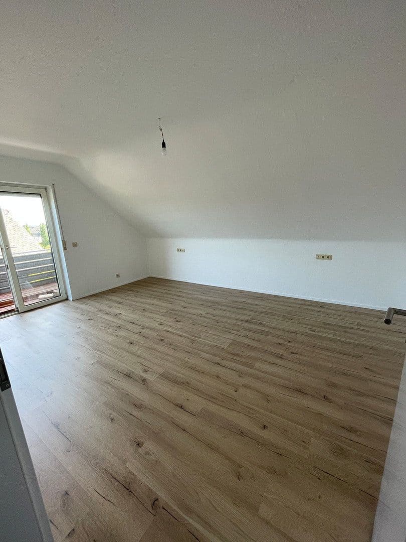 Prenájom bytu 2-izbový 75 m², Wiesweg 50, Eltville am Rhein, Hesensko Prenájom bytu 2-izbový 75 m², Wiesweg 50, Eltville am Rhein, Hesensko
