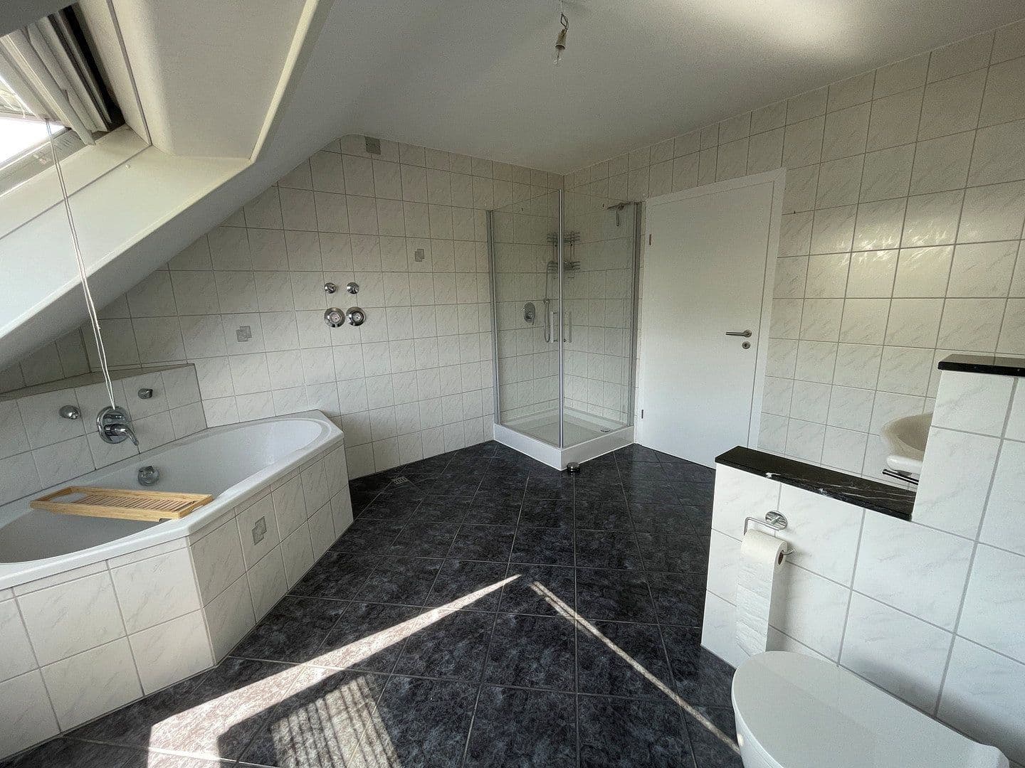 Prenájom bytu 2-izbový 75 m², Wiesweg 50, Eltville am Rhein, Hesensko Prenájom bytu 2-izbový 75 m², Wiesweg 50, Eltville am Rhein, Hesensko