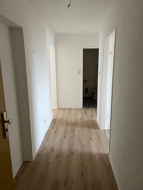 Prenájom bytu 2-izbový 57 m², Ludwigshafen, Porýnie-Falcko Prenájom bytu 2-izbový 57 m², Ludwigshafen, Porýnie-Falcko