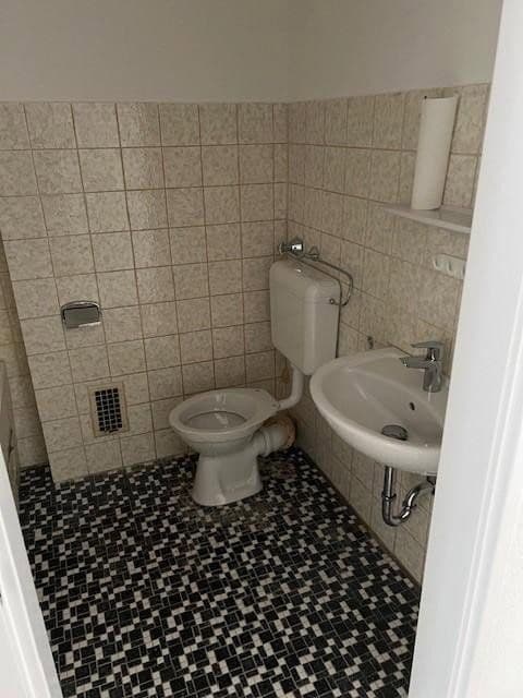 Prenájom bytu 2-izbový 57 m², Ludwigshafen, Porýnie-Falcko Prenájom bytu 2-izbový 57 m², Ludwigshafen, Porýnie-Falcko