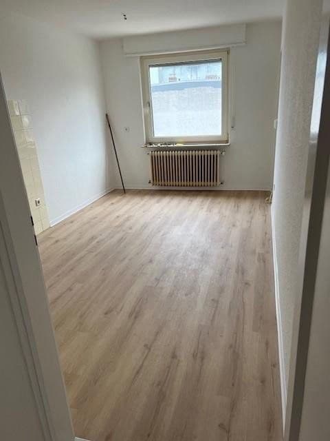 Prenájom bytu 2-izbový 57 m², Ludwigshafen, Porýnie-Falcko Prenájom bytu 2-izbový 57 m², Ludwigshafen, Porýnie-Falcko