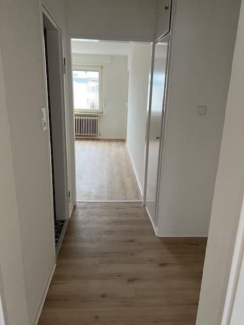 Prenájom bytu 2-izbový 57 m², Ludwigshafen, Porýnie-Falcko Prenájom bytu 2-izbový 57 m², Ludwigshafen, Porýnie-Falcko