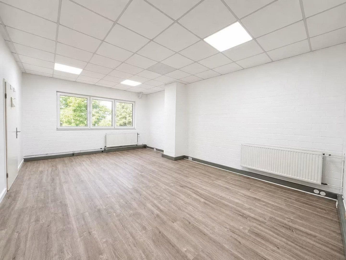 Prenájom kancelárie 30 m², Hans-Böckler-Str. 13, Langenfeld (Rheinland), Severné Porýnie - Westfálsko Prenájom kancelárie 30 m², Hans-Böckler-Str. 13, Langenfeld (Rheinland), Severné Porýnie - Westfálsko