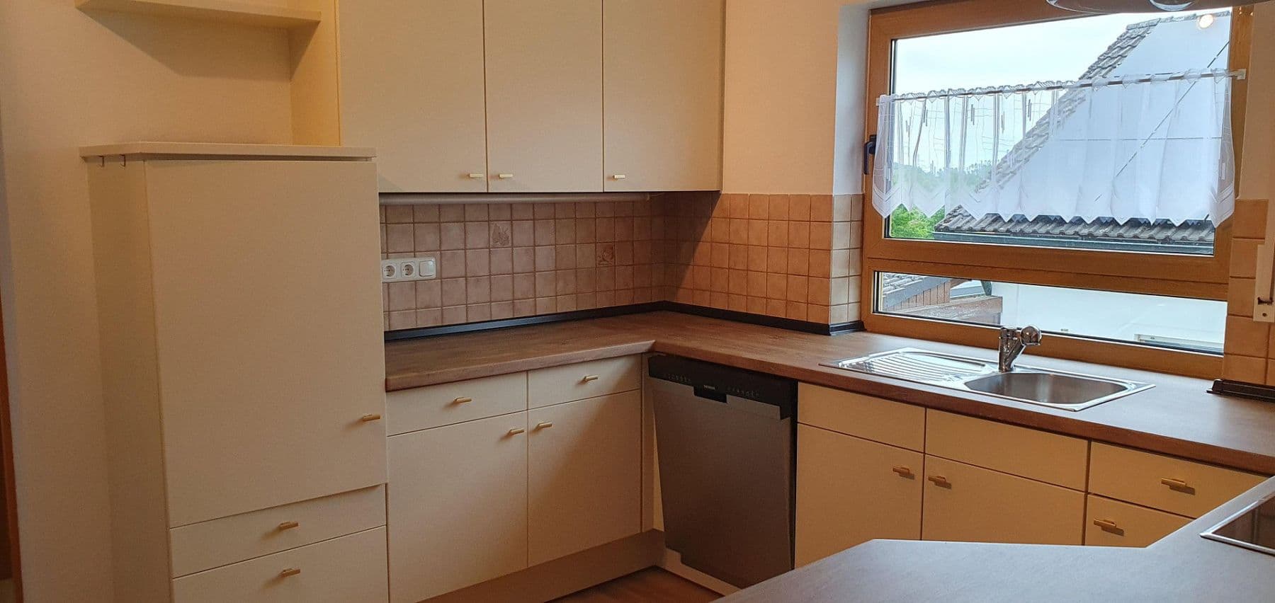 Prenájom bytu 4-izbový 145 m², Hirschaid, Bavorsko Prenájom bytu 4-izbový 145 m², Hirschaid, Bavorsko