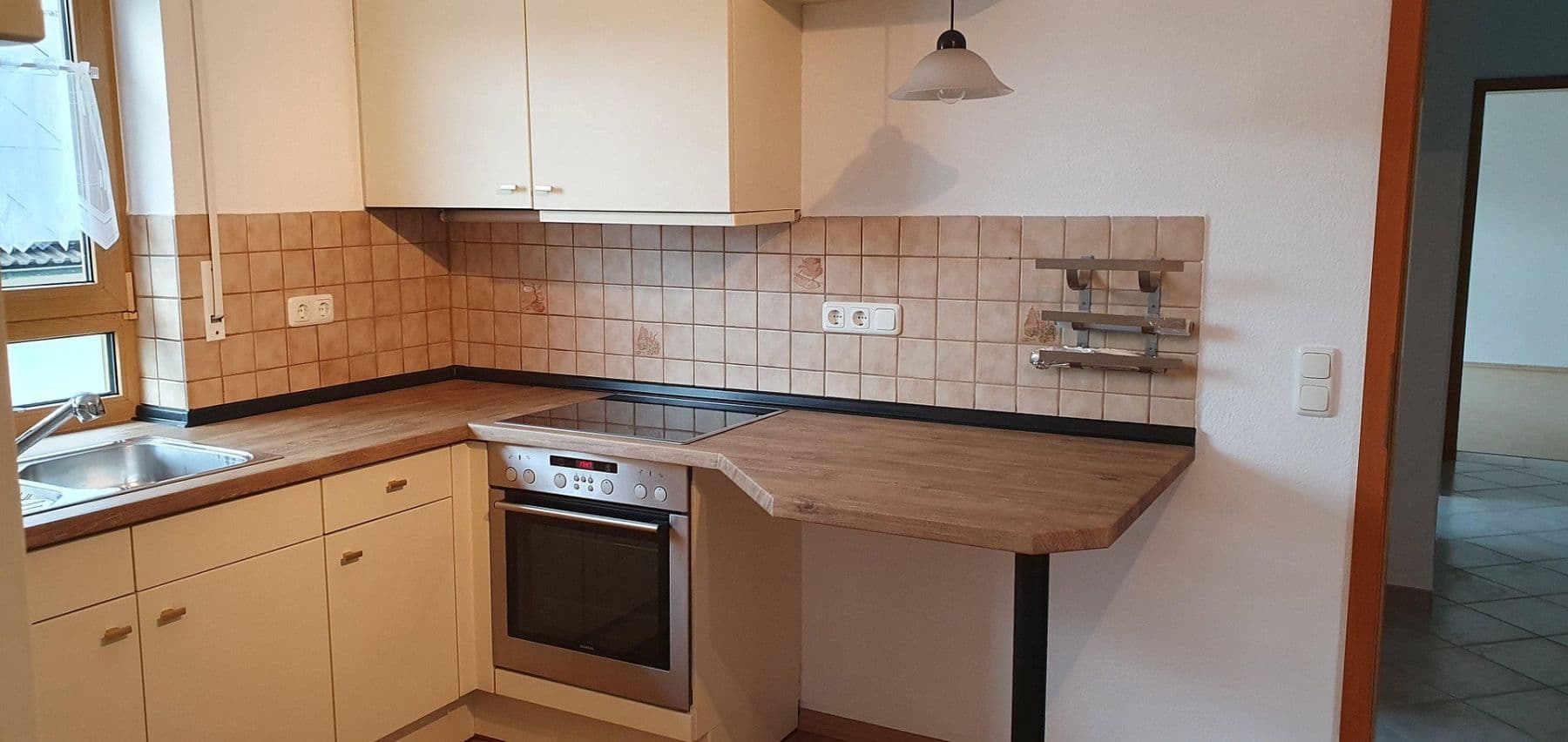 Prenájom bytu 4-izbový 145 m², Hirschaid, Bavorsko Prenájom bytu 4-izbový 145 m², Hirschaid, Bavorsko